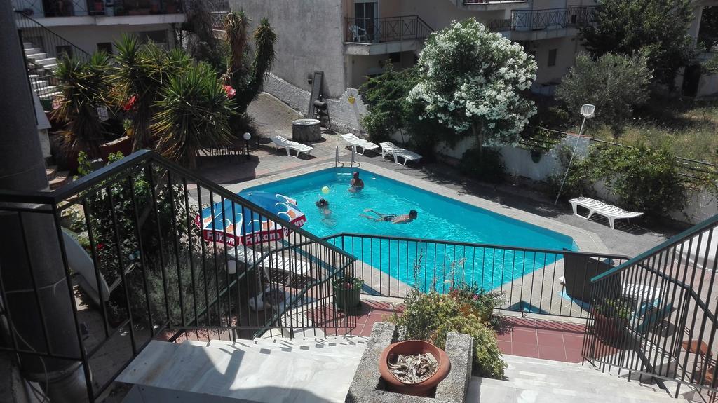 Star Apartment Kallithea  Bagian luar foto